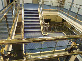 001_02.jpg